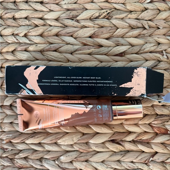 FENTY BEAUTY BODY SAUCE BODY LUMINIZING TINT - Picture 5 of 6